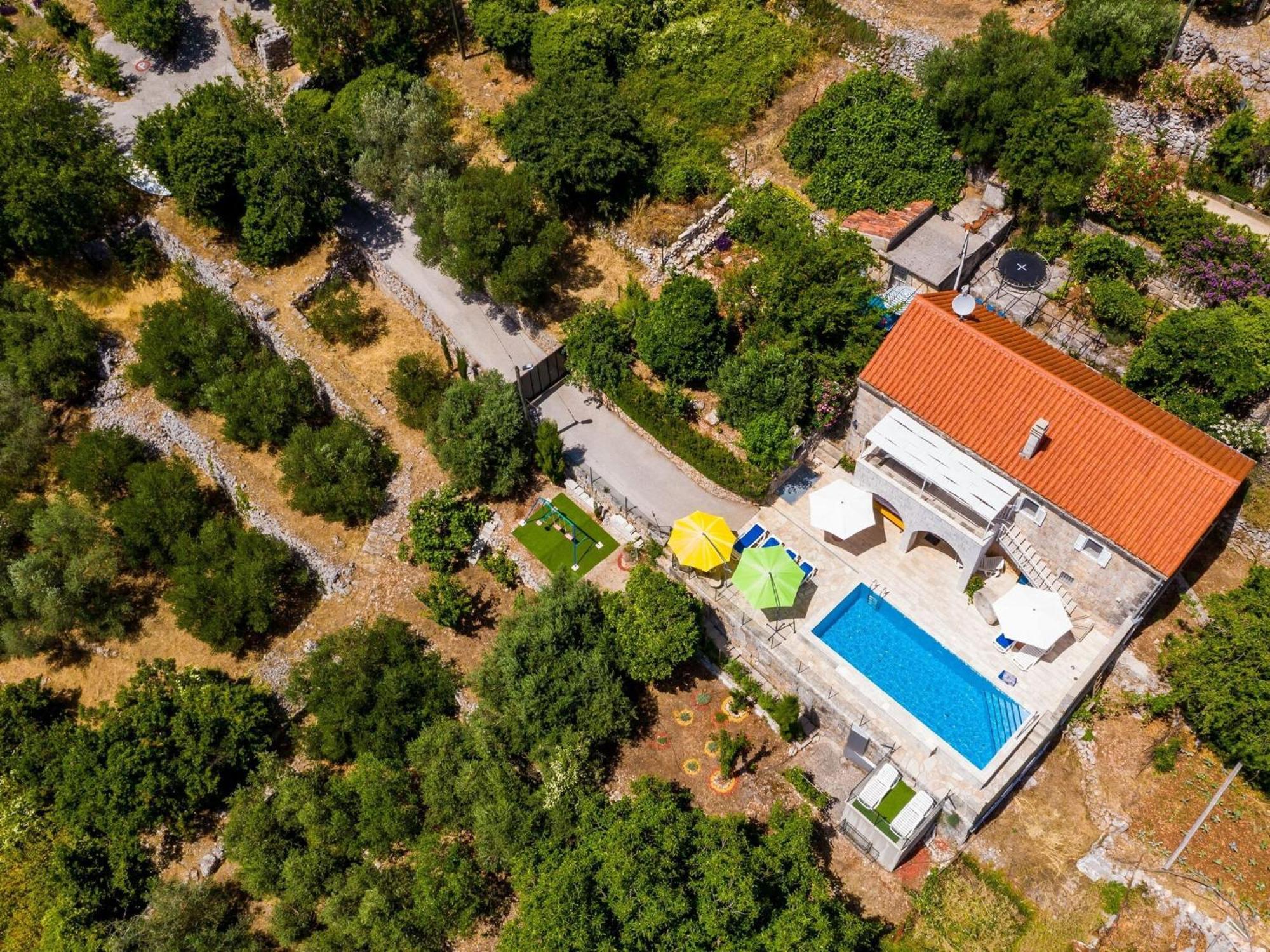 House Ko An-Four Bedroom Villa With Terrace And Swimming Pool Gruda Ngoại thất bức ảnh