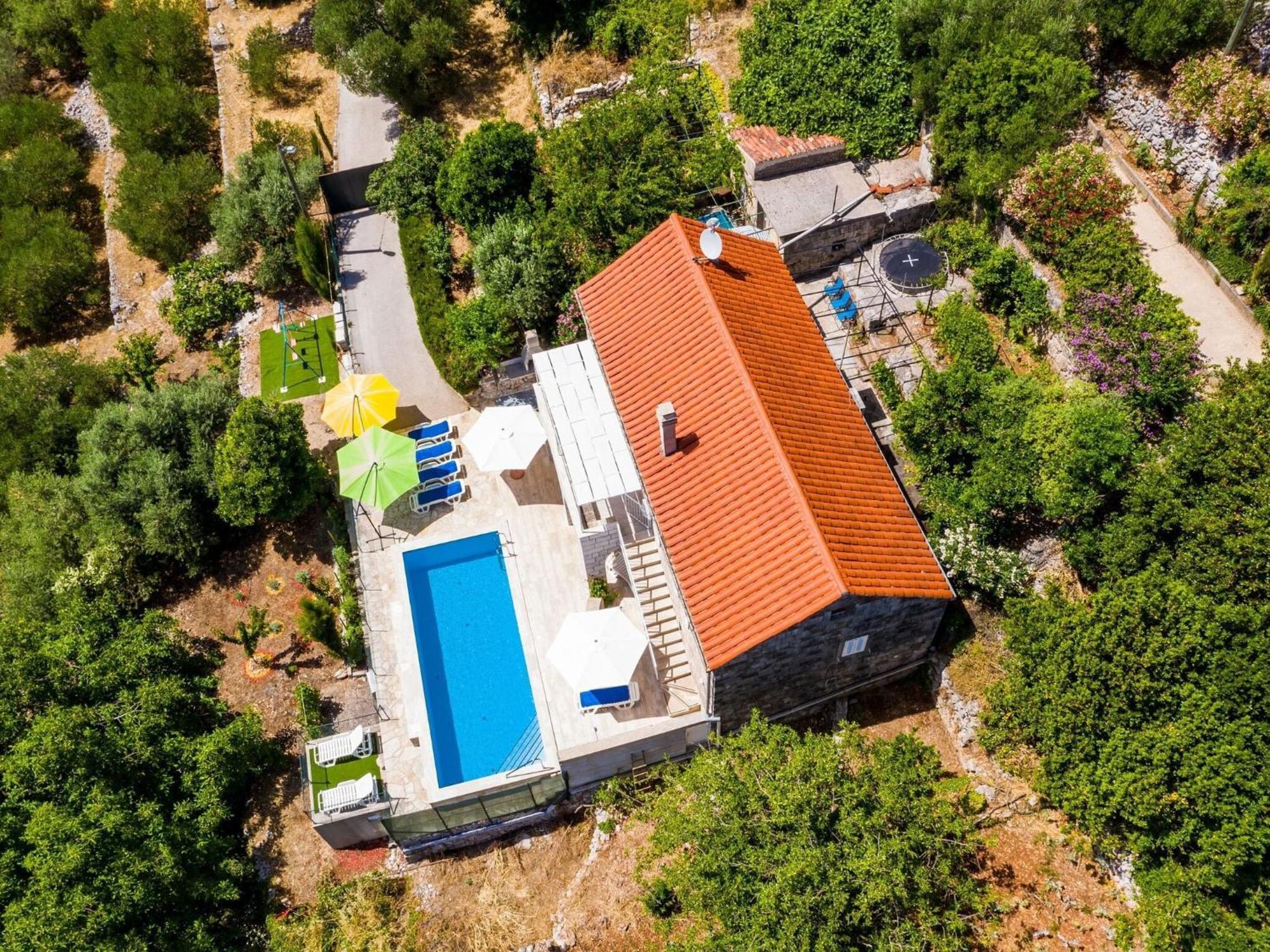 House Ko An-Four Bedroom Villa With Terrace And Swimming Pool Gruda Ngoại thất bức ảnh